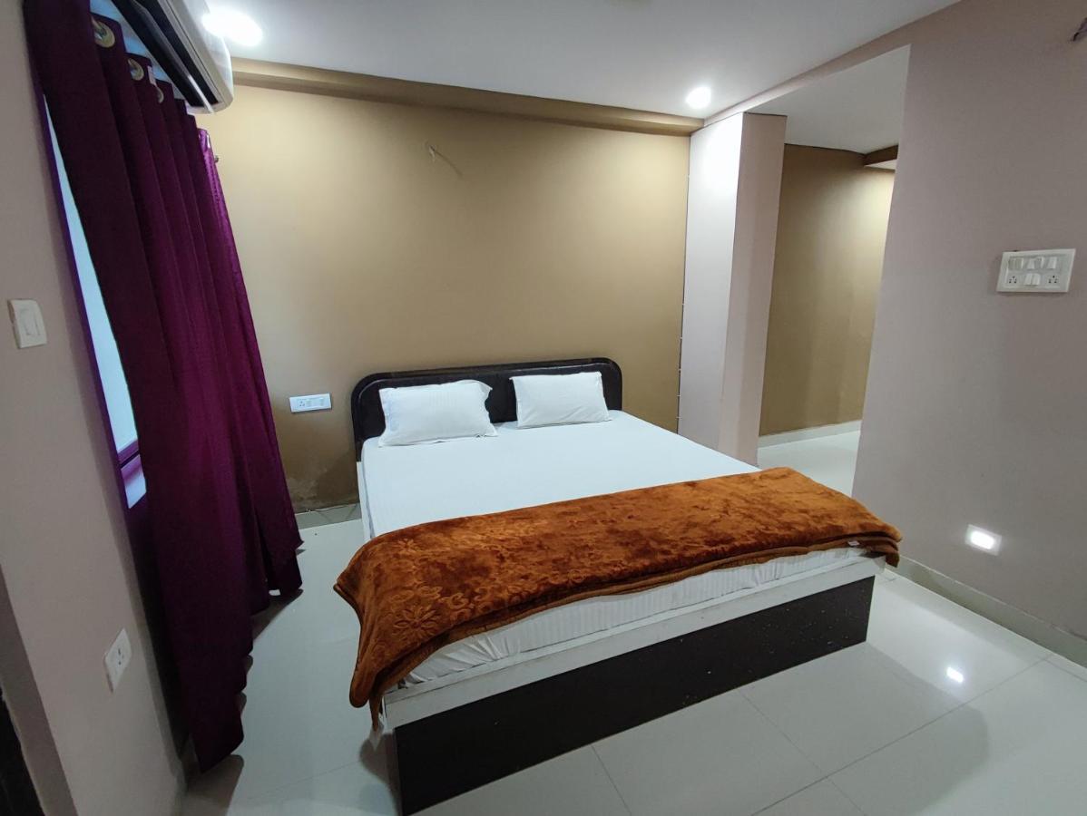Hotel Kanha Shyam Madhubani Buitenkant foto