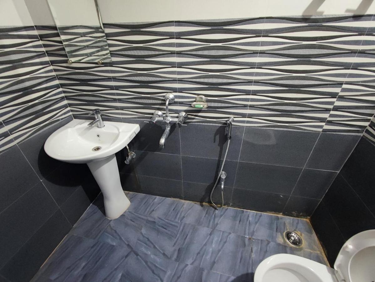 Hotel Kanha Shyam Madhubani Buitenkant foto