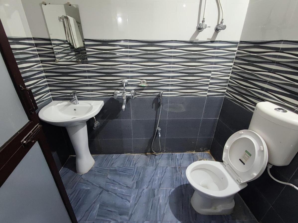 Hotel Kanha Shyam Madhubani Buitenkant foto