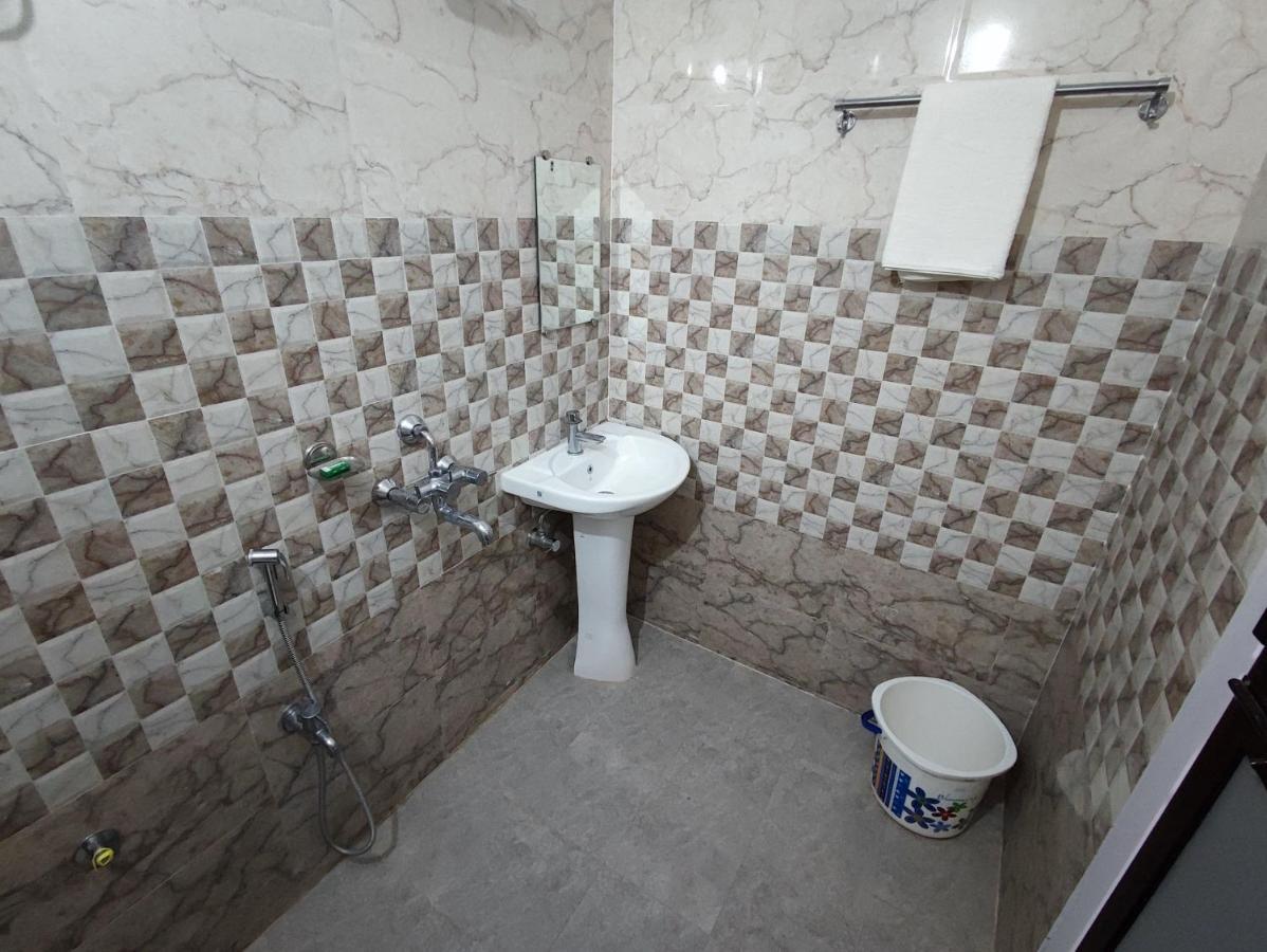 Hotel Kanha Shyam Madhubani Buitenkant foto
